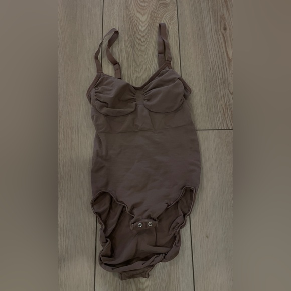 Skims shapewear brief bodysuit - Picture 3 of 5
